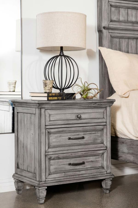 Avenue - 3-Drawer Nightstand