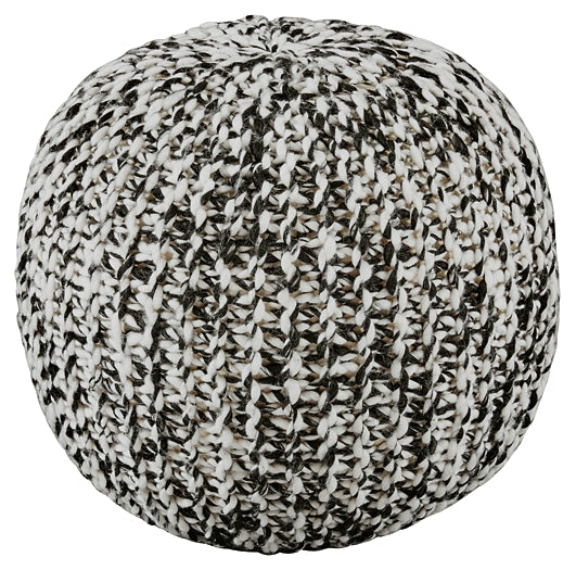 Latricia Pouf