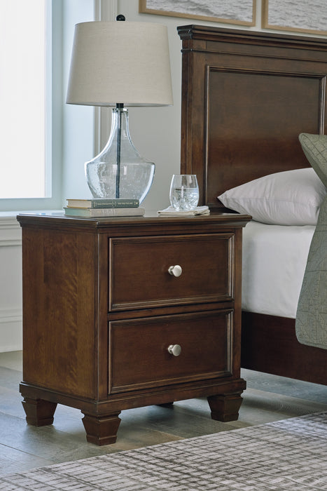 Danabrin King Panel Bed with Mirrored Dresser, Chest and Nightstand